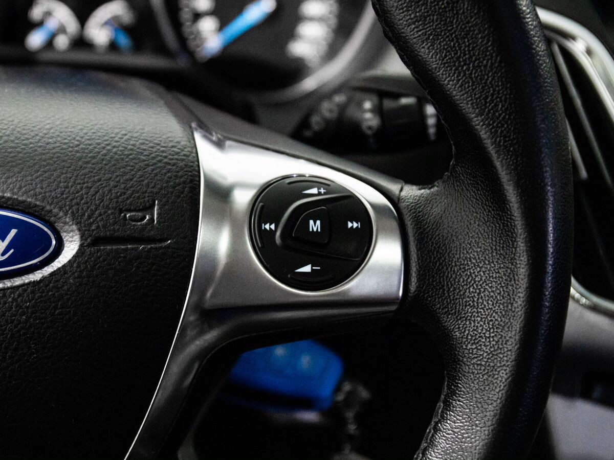 Ford Focus 2013 - фото автомобиля