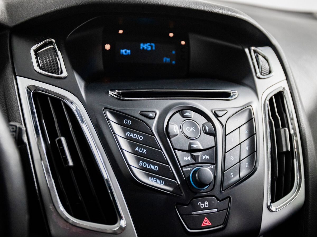 Ford Focus 2013 - фото автомобиля