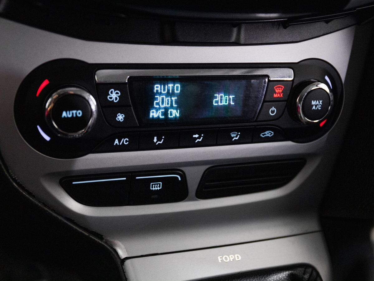 Ford Focus 2013 - фото автомобиля