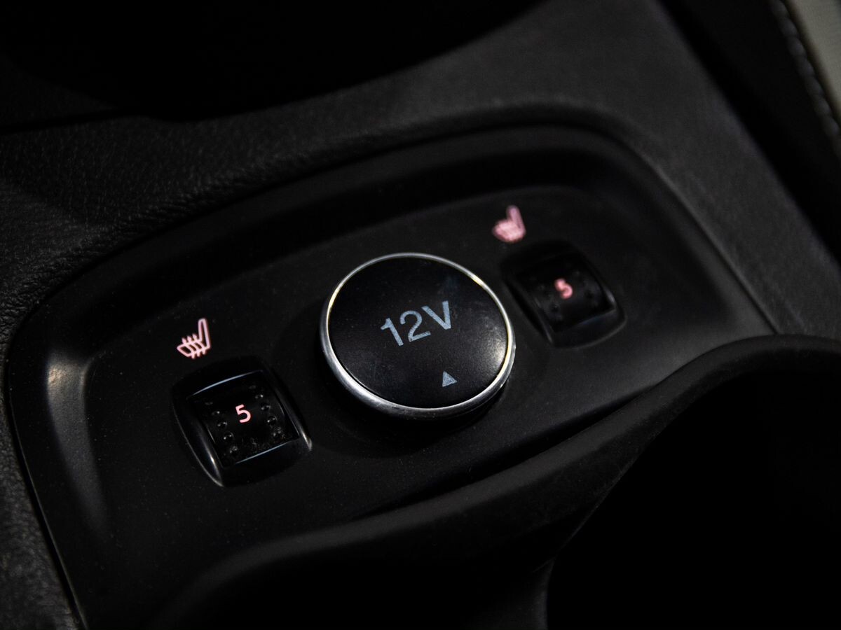 Ford Focus 2013 - фото автомобиля