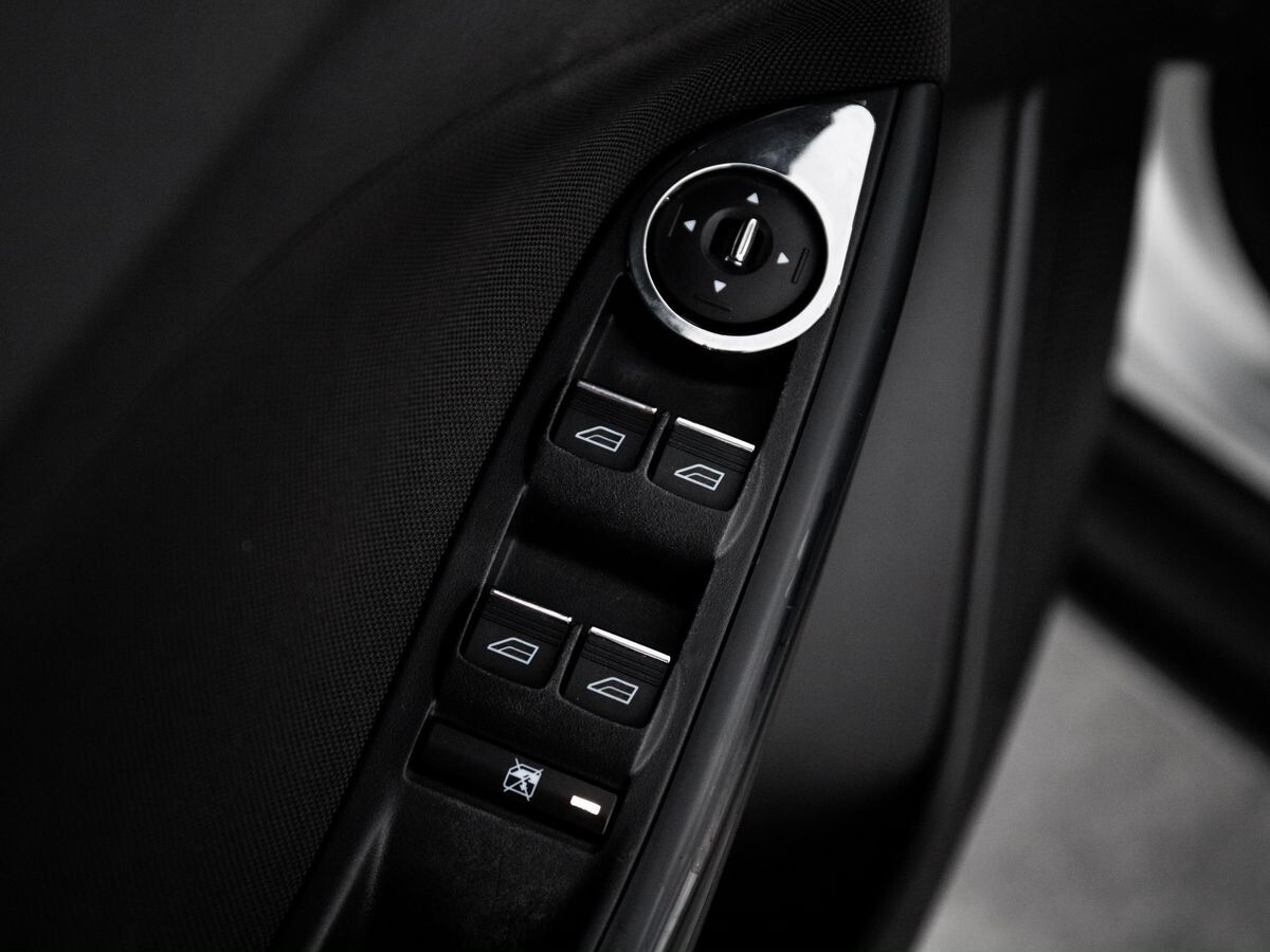 Ford Focus 2013 - фото автомобиля