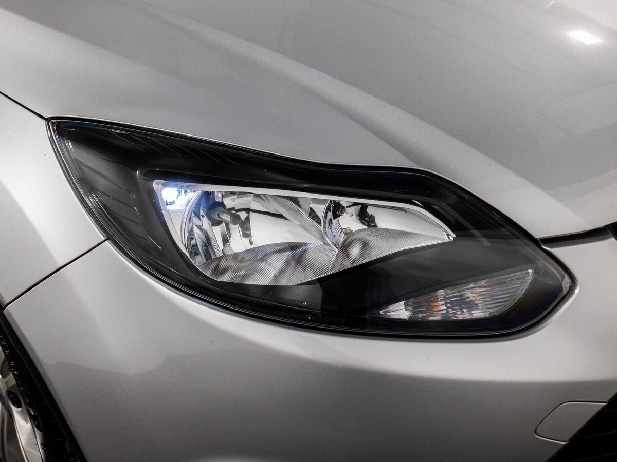 Ford Focus 2013 - фото автомобиля