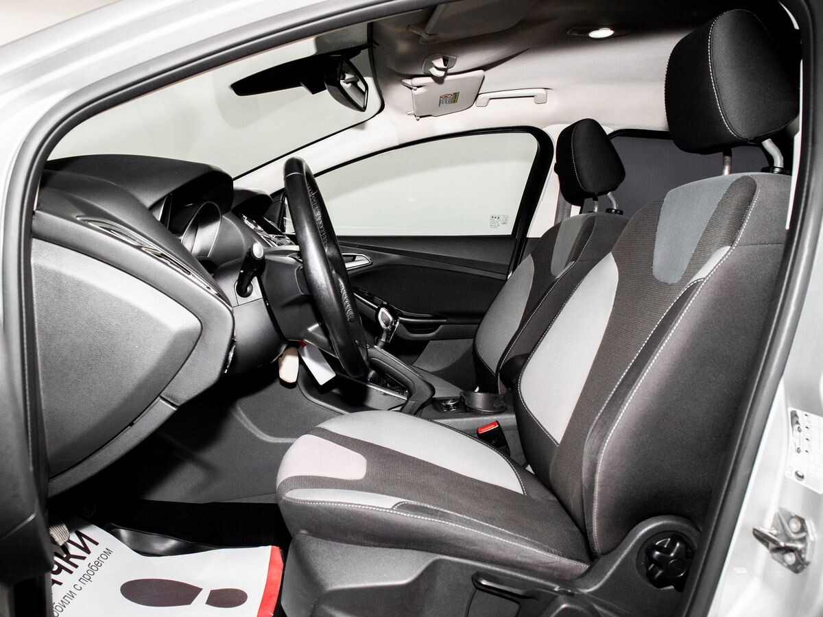 Ford Focus 2013 - фото автомобиля