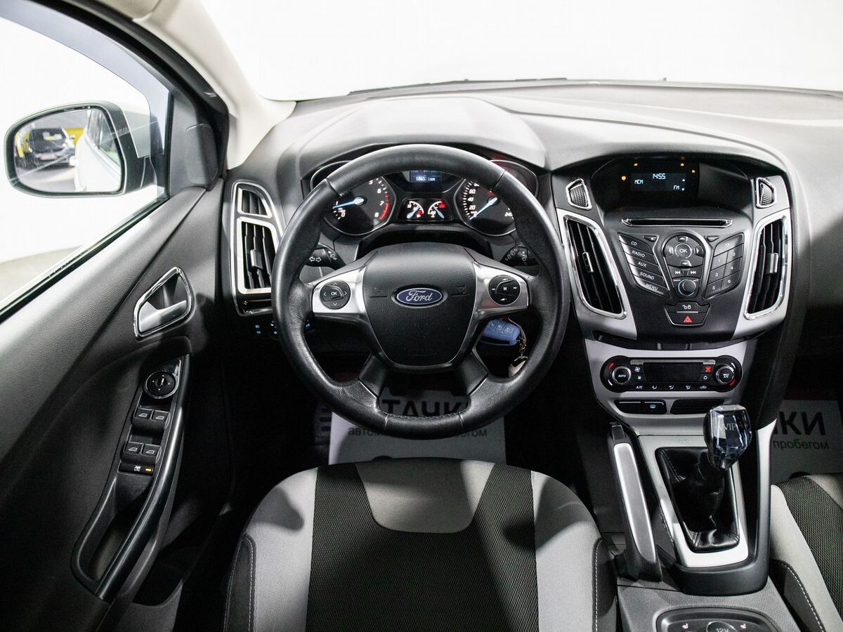 Ford Focus 2013 - фото автомобиля