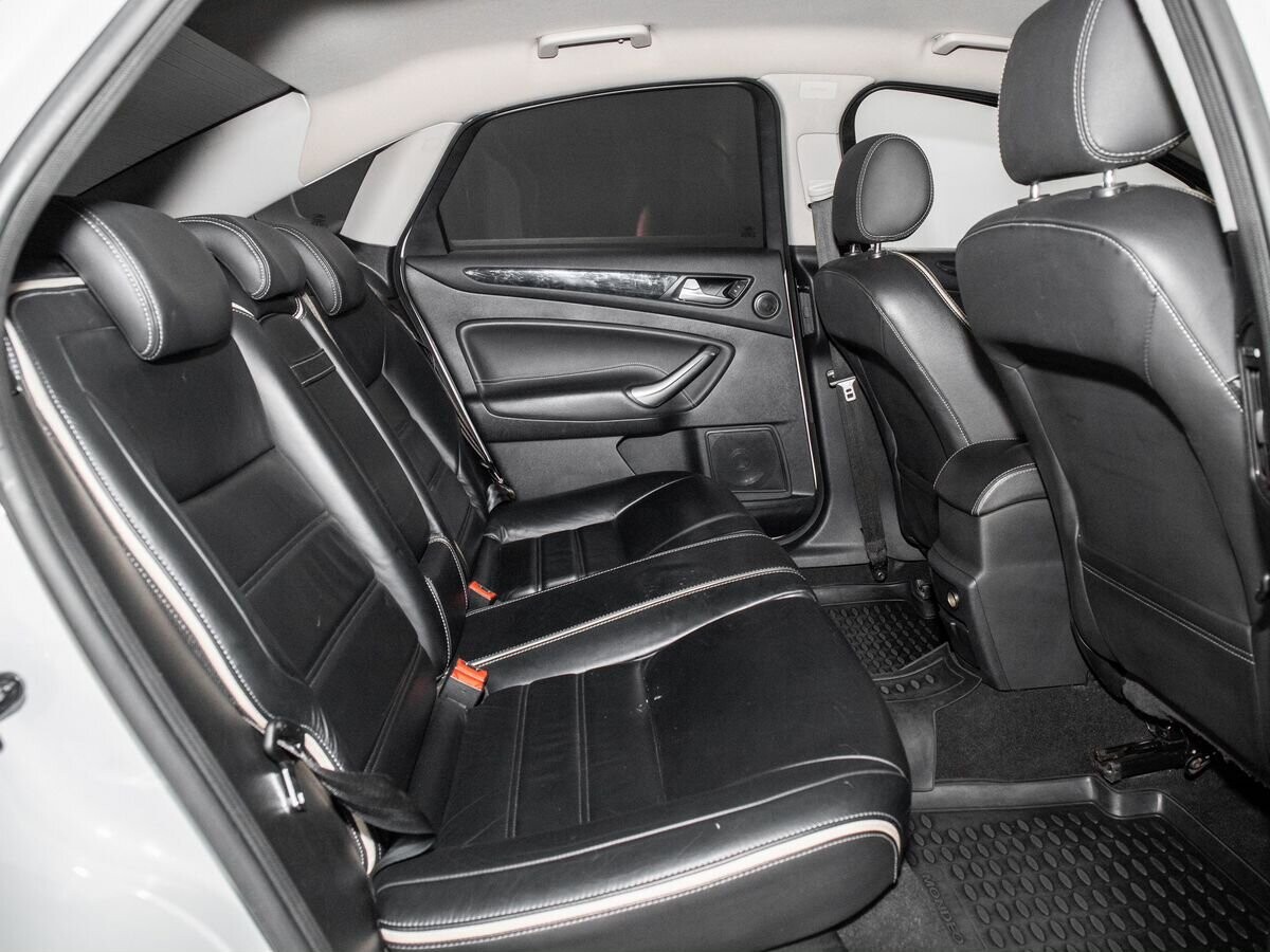 Ford Mondeo 2012 - фото автомобиля