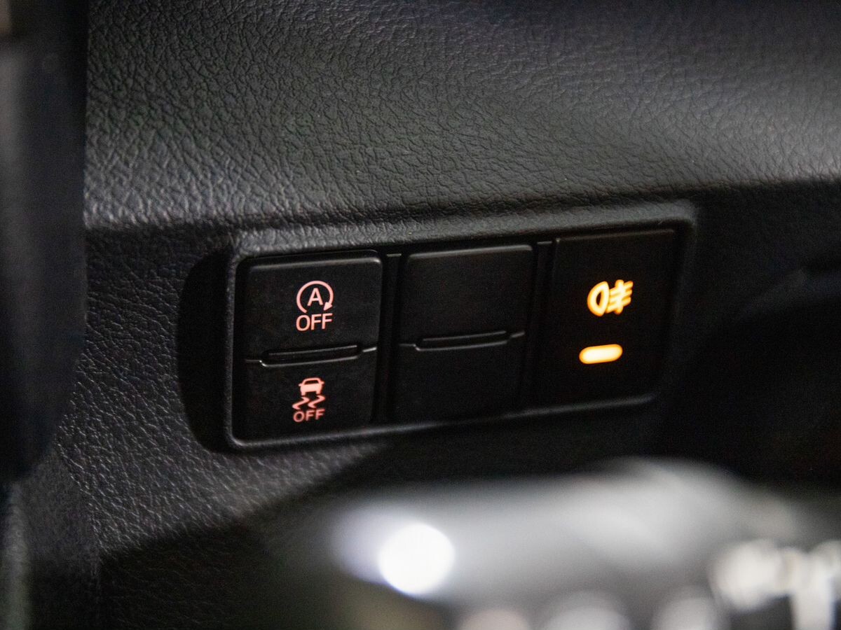 Toyota Sienta 2018 - фото автомобиля