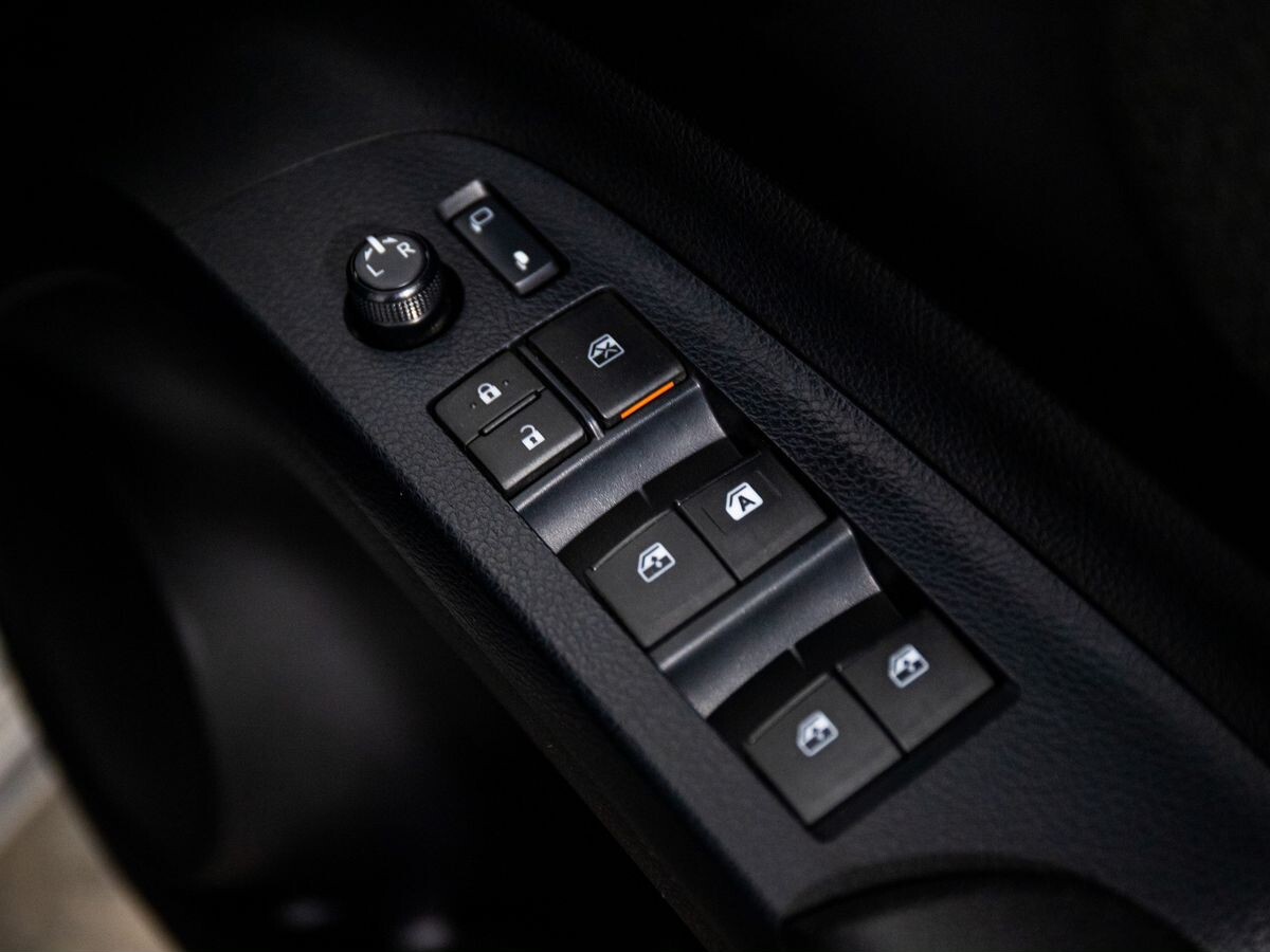 Toyota Sienta 2018 - фото автомобиля