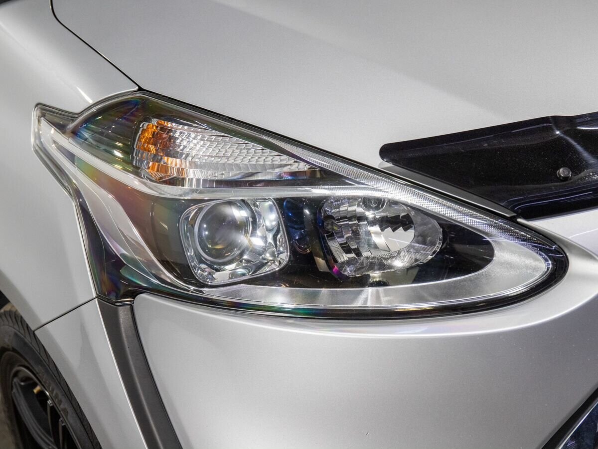 Toyota Sienta 2018 - фото автомобиля