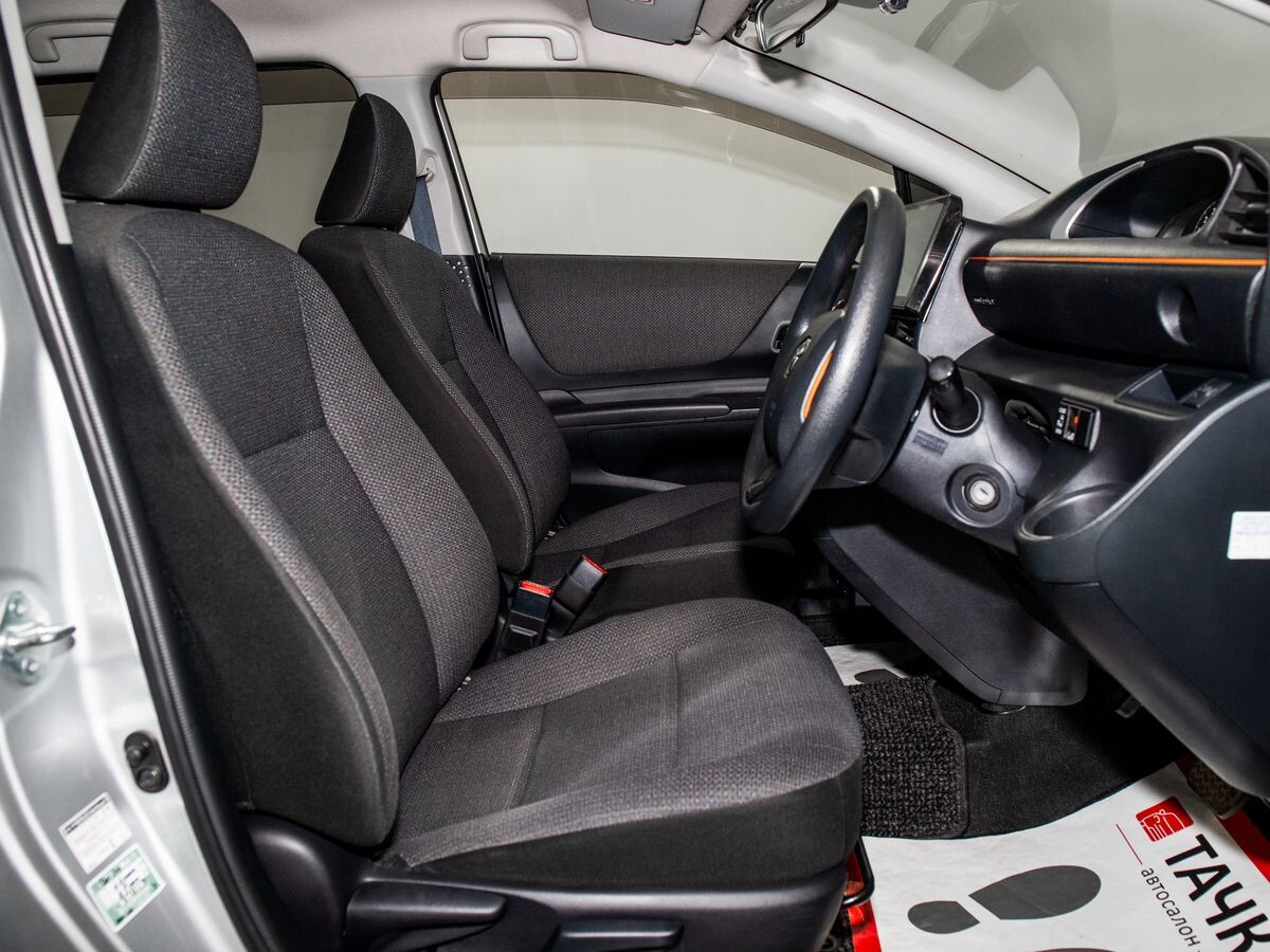 Toyota Sienta 2018 - фото автомобиля