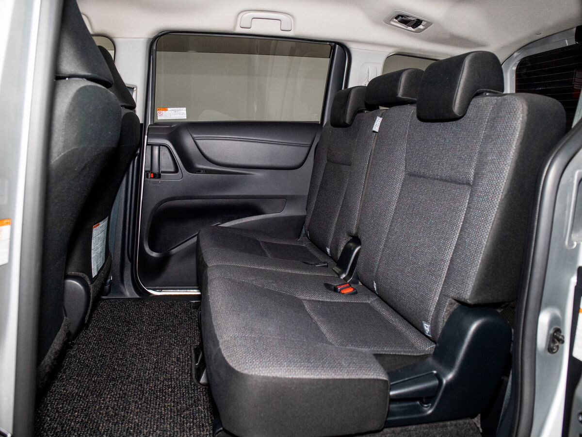 Toyota Sienta 2018 - фото автомобиля