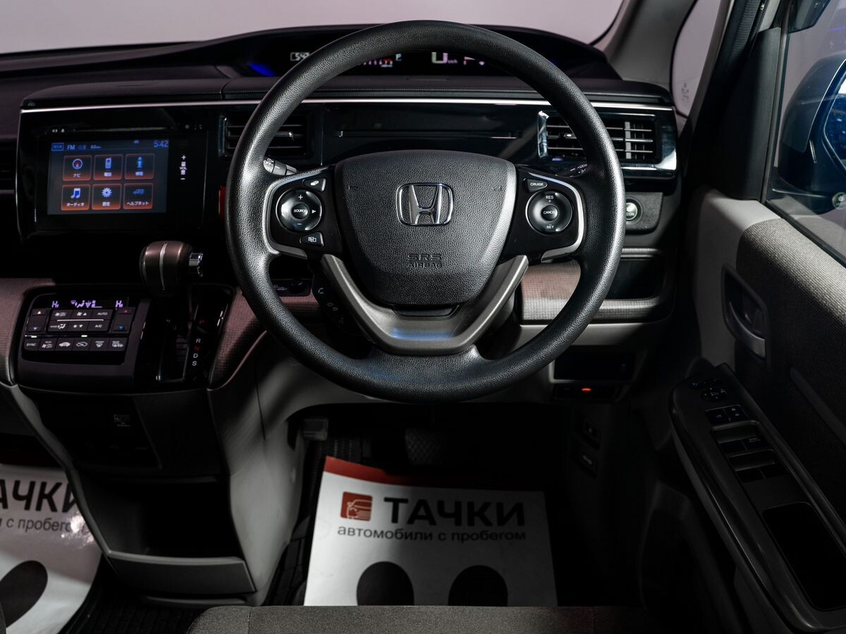 Honda Stepwgn 2016 - фото автомобиля
