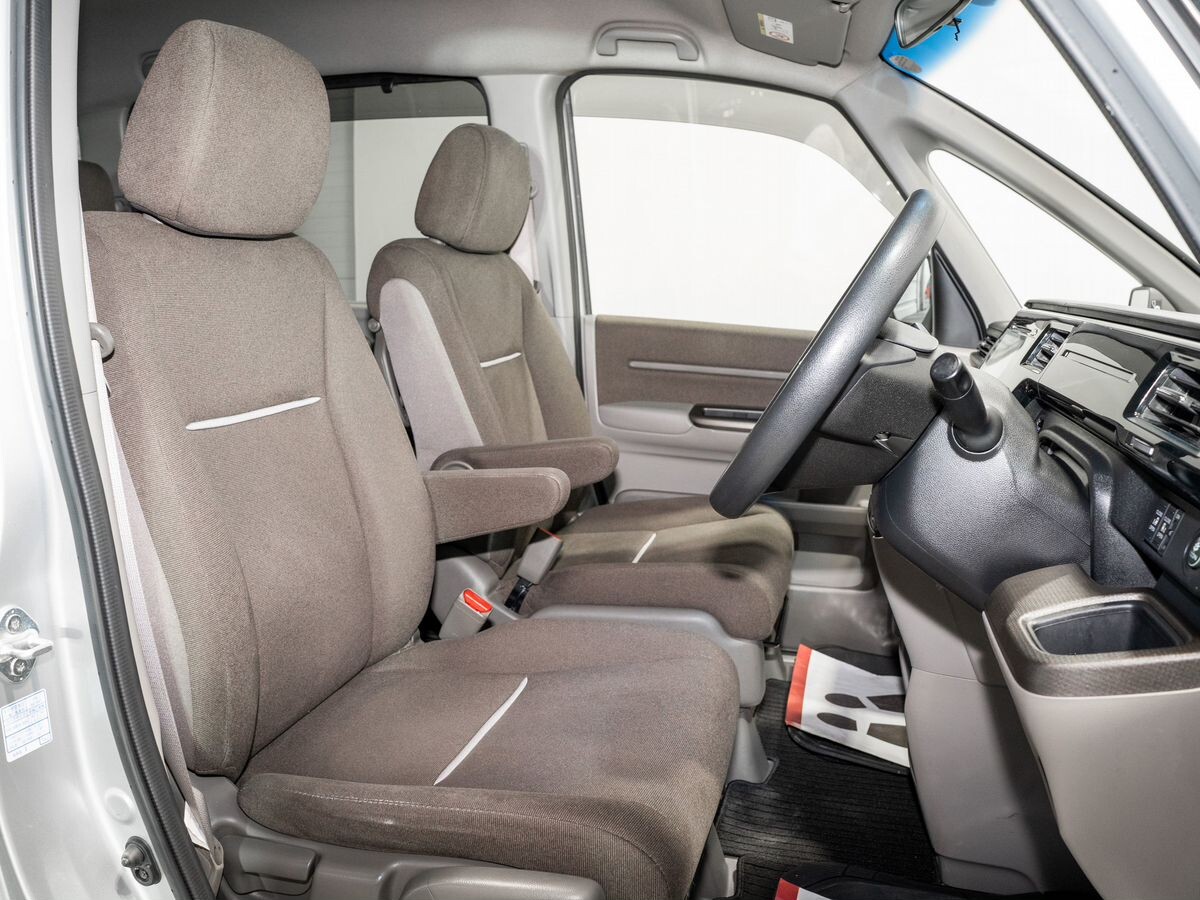 Honda Stepwgn 2016 - фото автомобиля