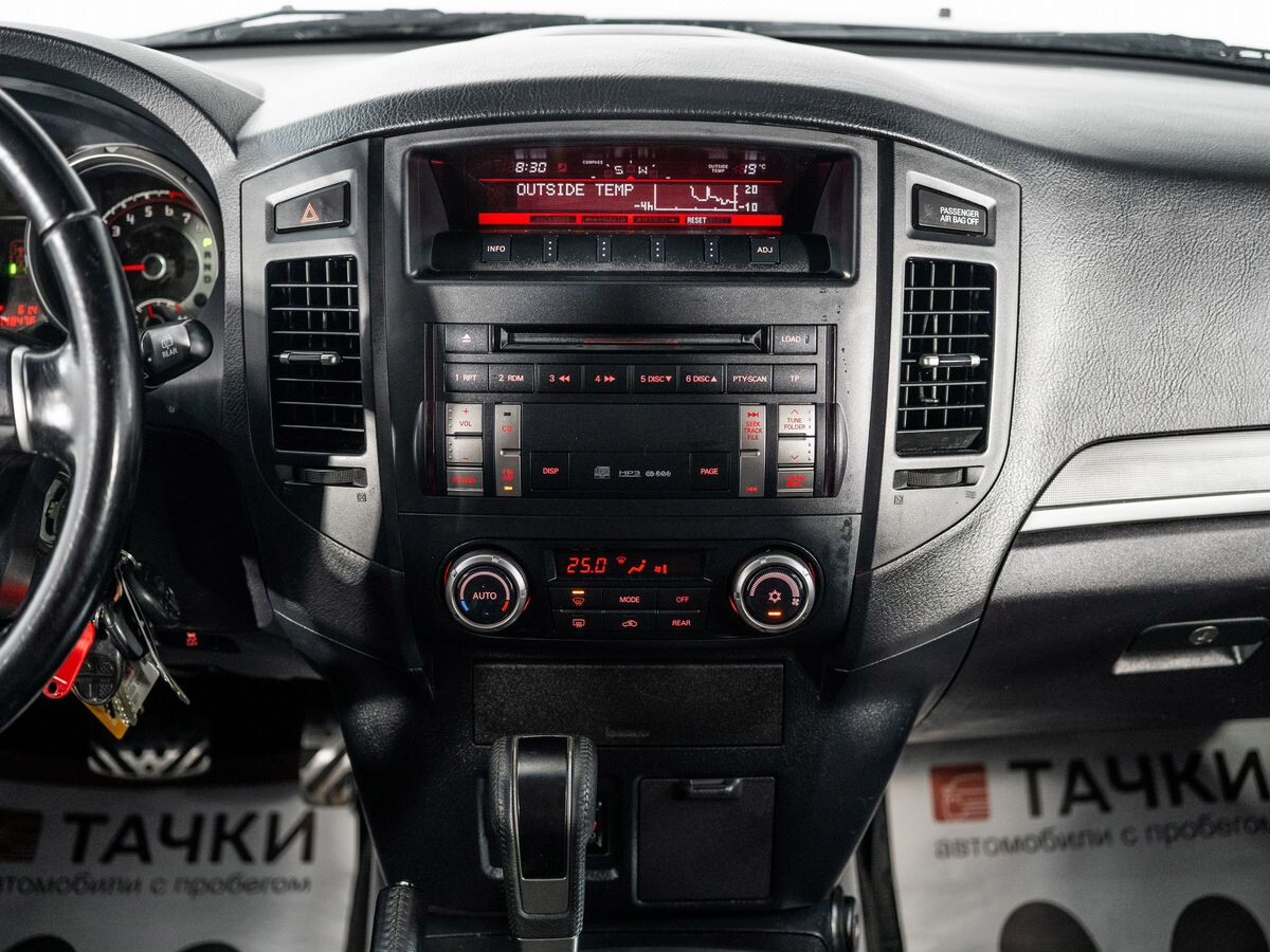 Mitsubishi Pajero 2012 - фото автомобиля