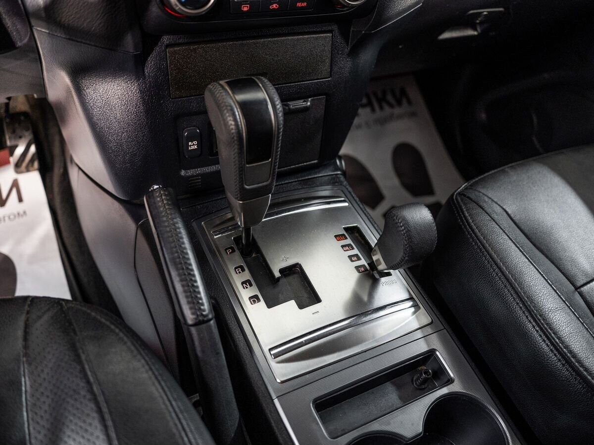 Mitsubishi Pajero 2012 - фото автомобиля