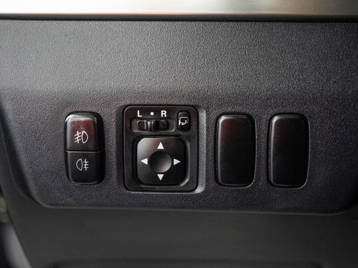 Mitsubishi Pajero 2012 - фото автомобиля