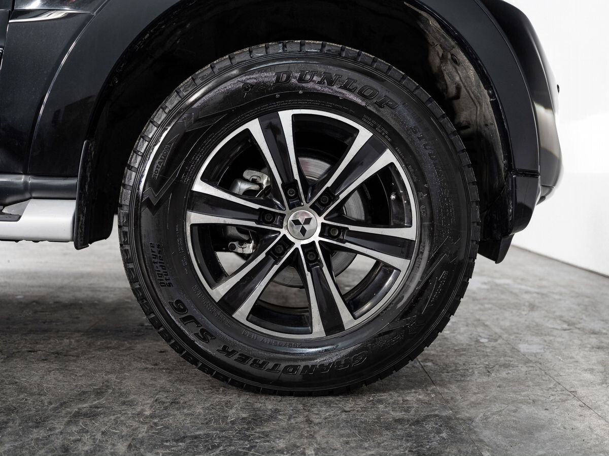 Mitsubishi Pajero 2012 - фото автомобиля