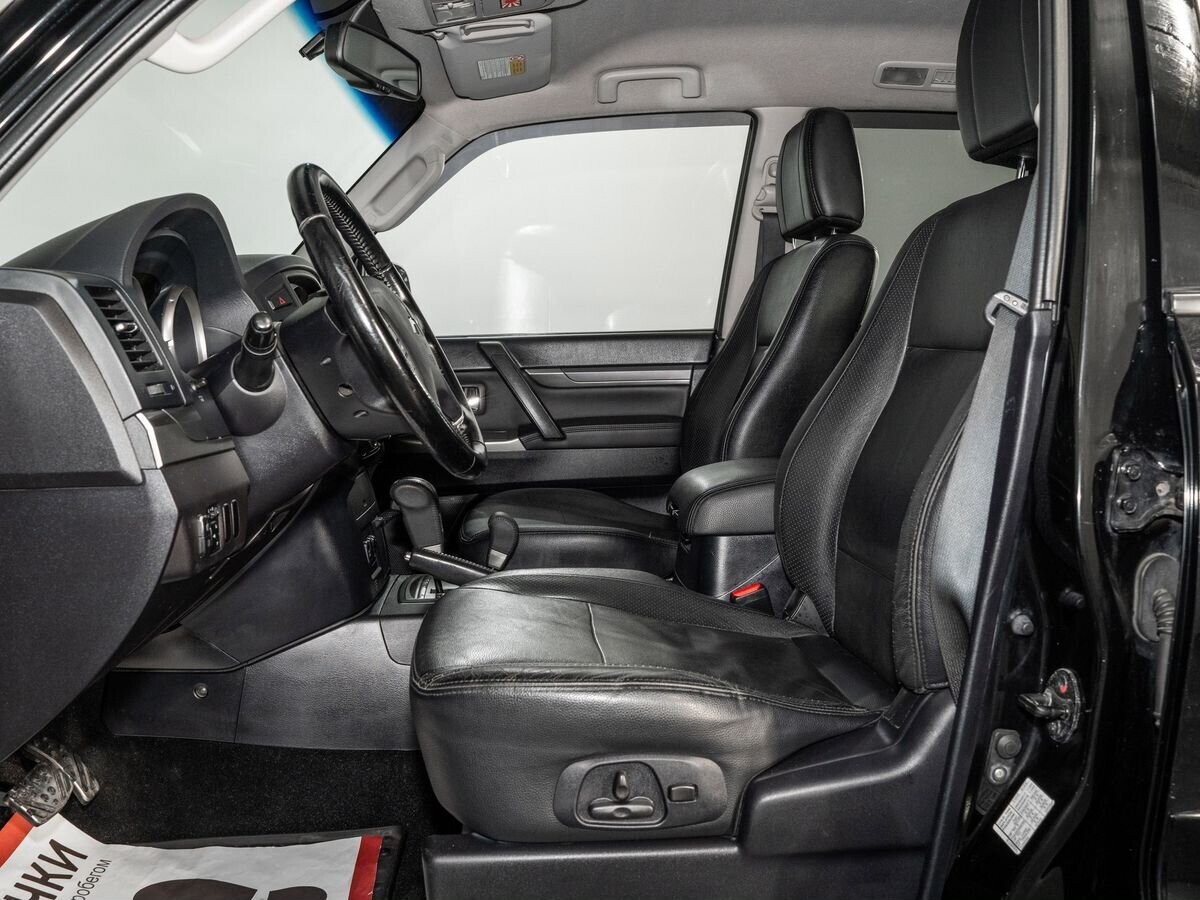 Mitsubishi Pajero 2012 - фото автомобиля