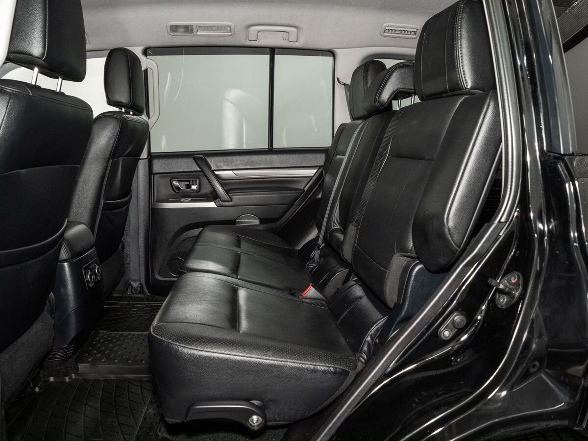 Mitsubishi Pajero 2012 - фото автомобиля