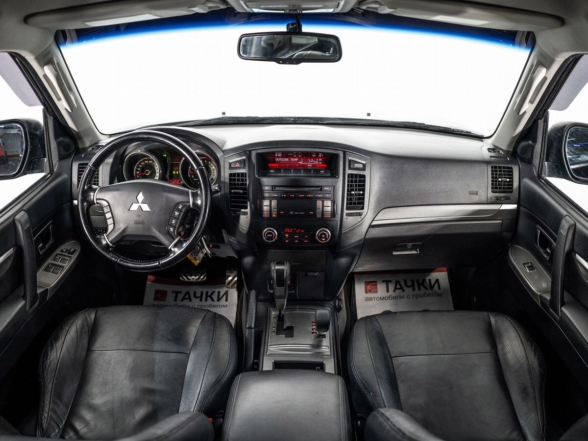 Mitsubishi Pajero 2012 - фото автомобиля