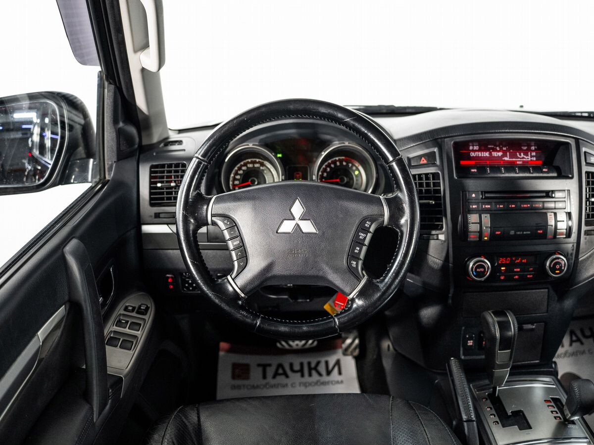 Mitsubishi Pajero 2012 - фото автомобиля