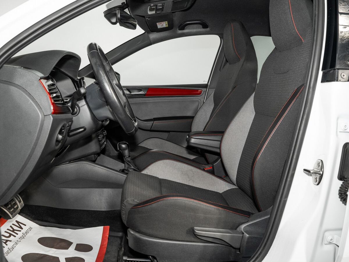 Volkswagen Polo 2021 - фото автомобиля