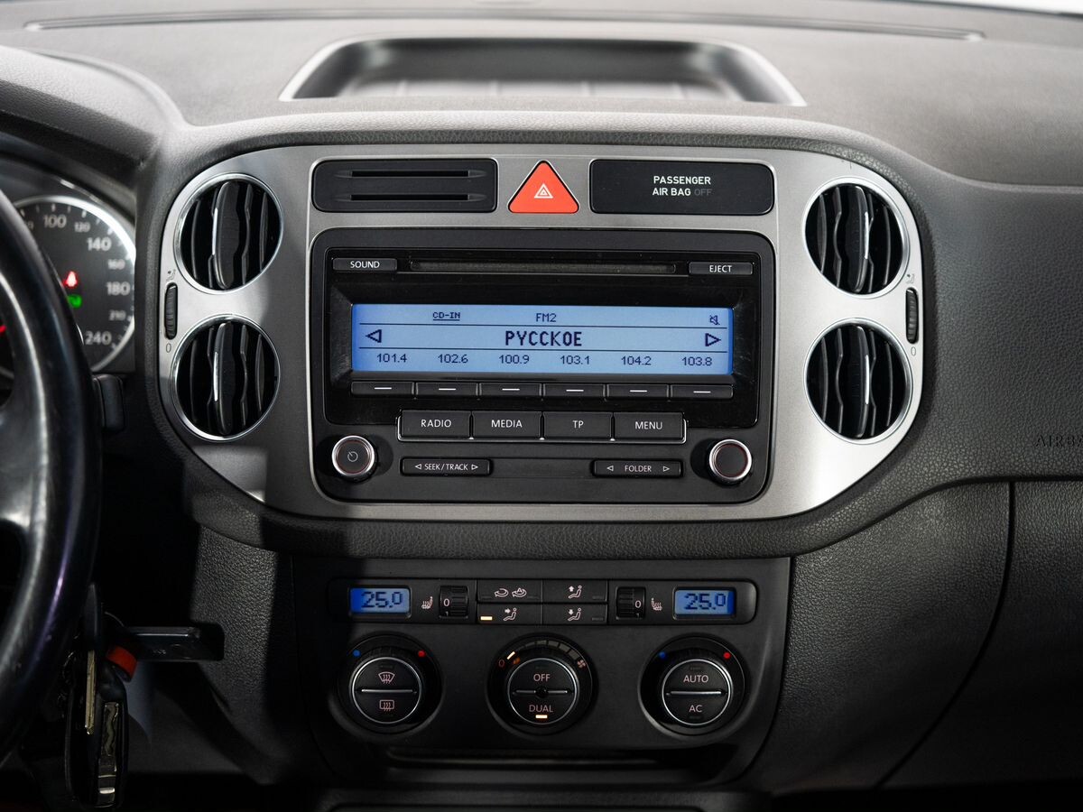 Volkswagen Tiguan 2009 - фото автомобиля