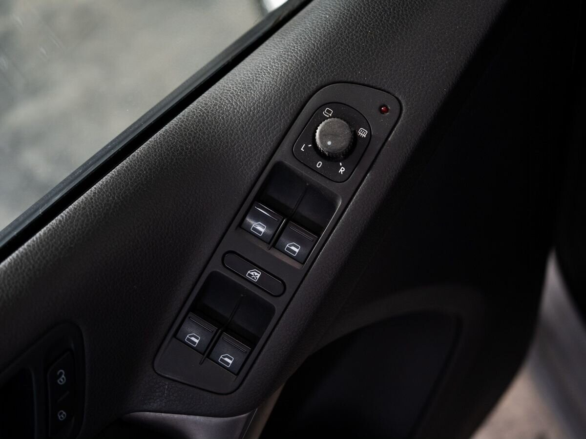 Volkswagen Tiguan 2009 - фото автомобиля