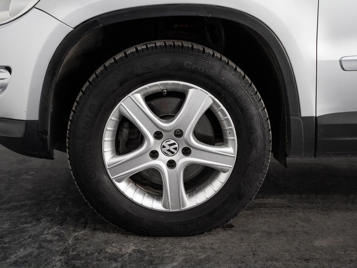 Volkswagen Tiguan 2009 - фото автомобиля