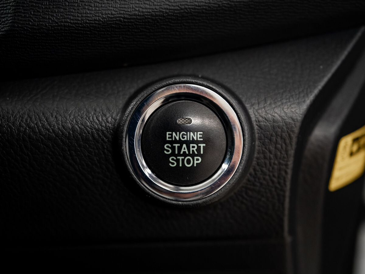 Toyota ISis 2014 - фото автомобиля