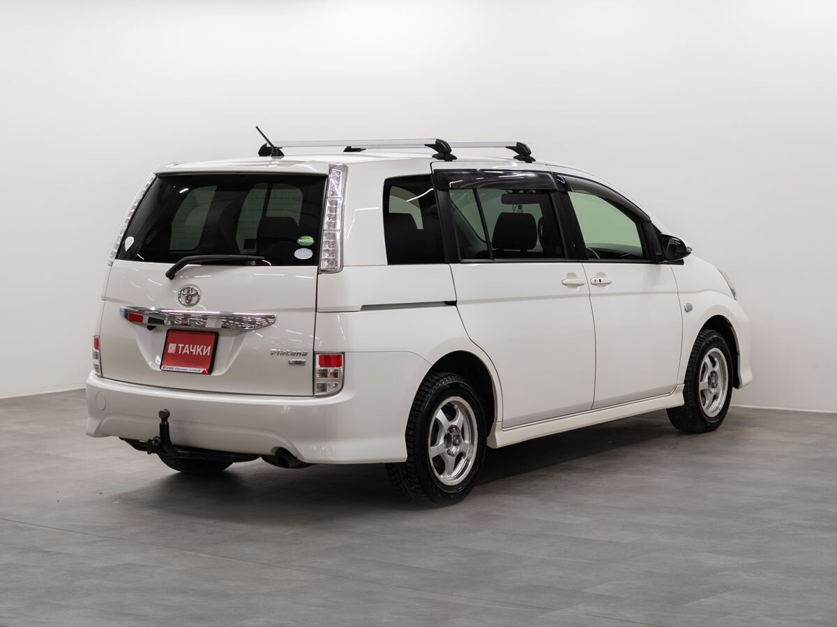 Toyota ISis 2014 - фото автомобиля