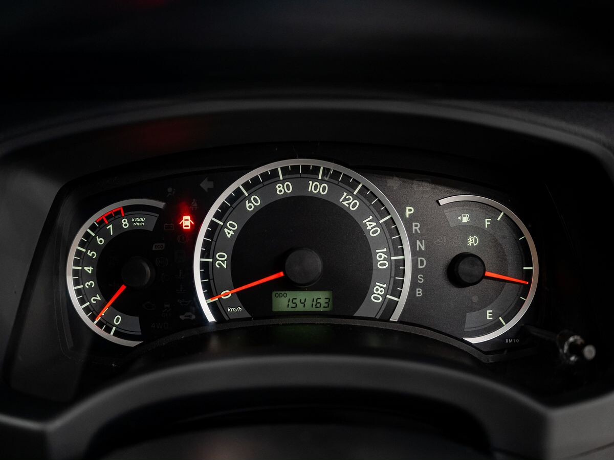 Toyota ISis 2014 - фото автомобиля