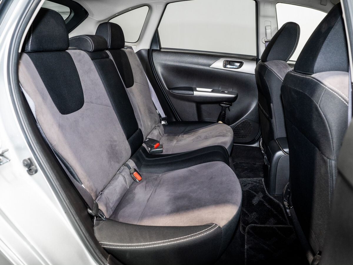 Subaru Impreza 2009 - фото автомобиля