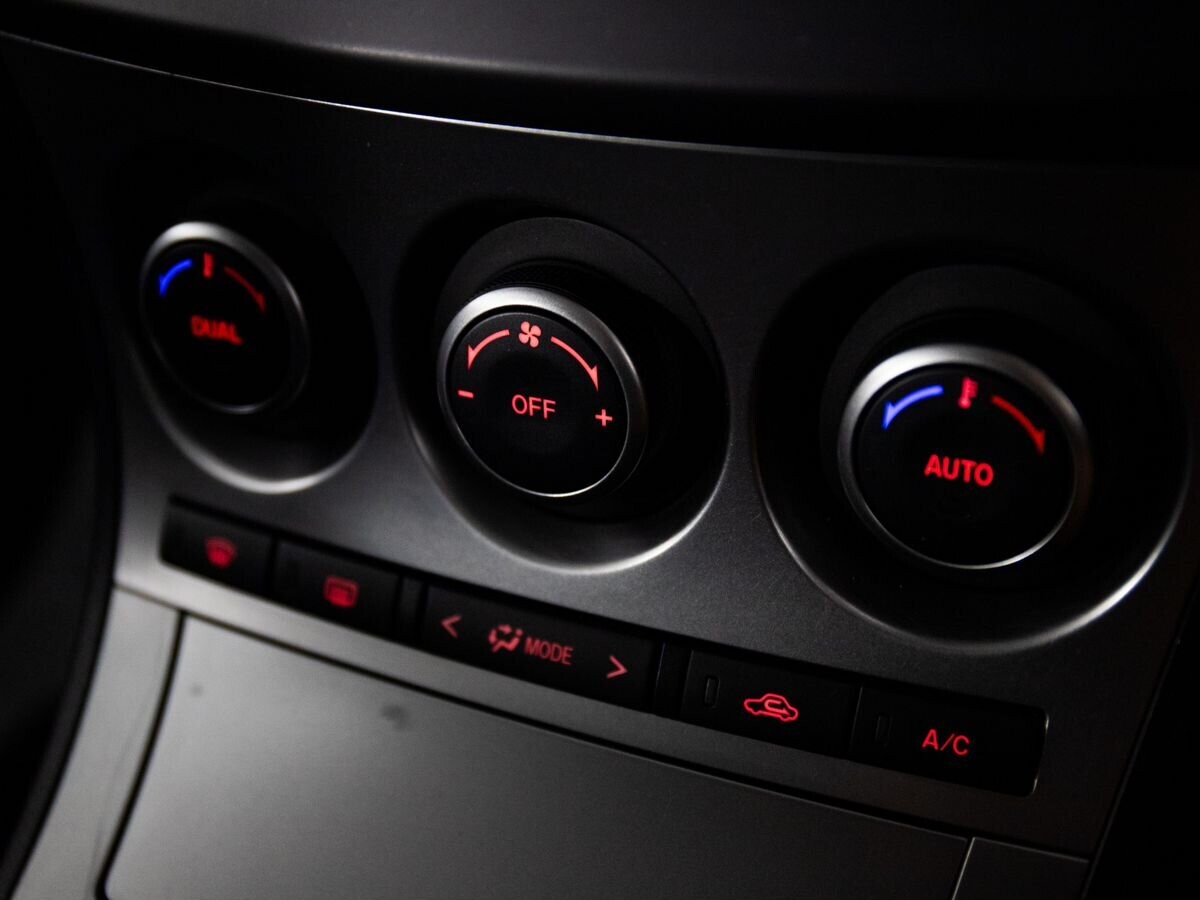 Mazda Axela 2011 - фото автомобиля