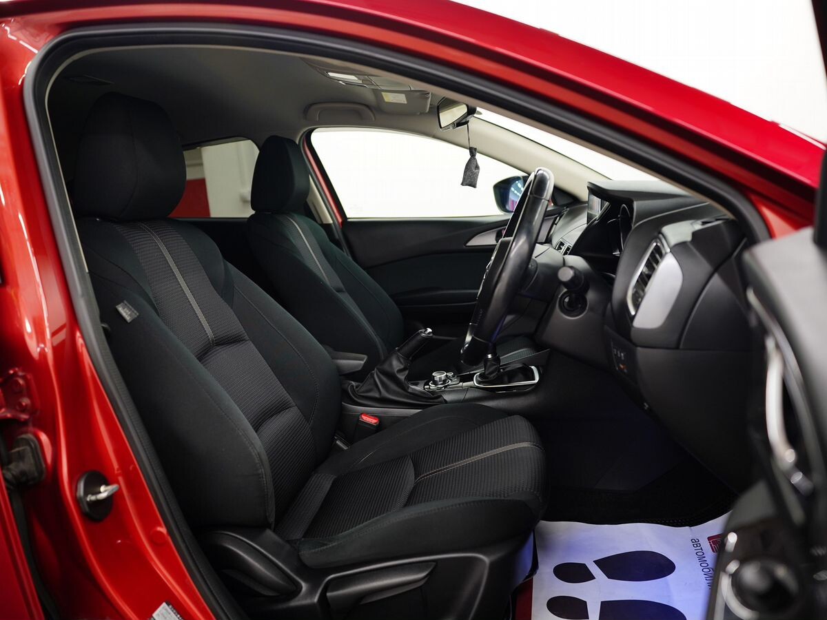 Mazda Axela 2017 - фото автомобиля