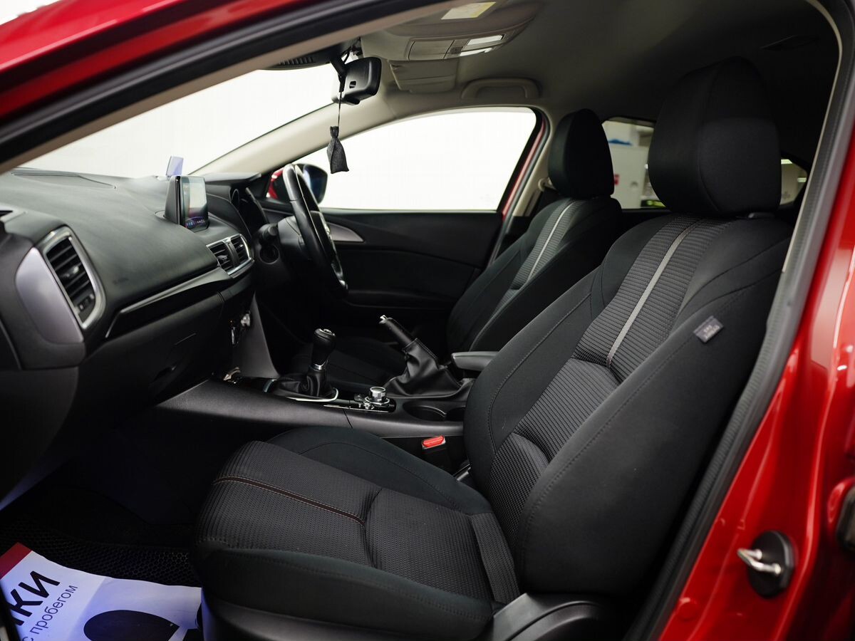 Mazda Axela 2017 - фото автомобиля