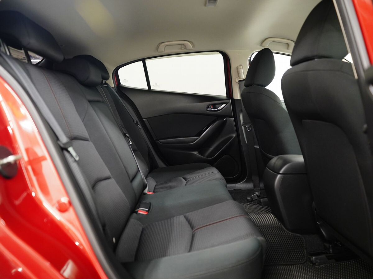 Mazda Axela 2017 - фото автомобиля