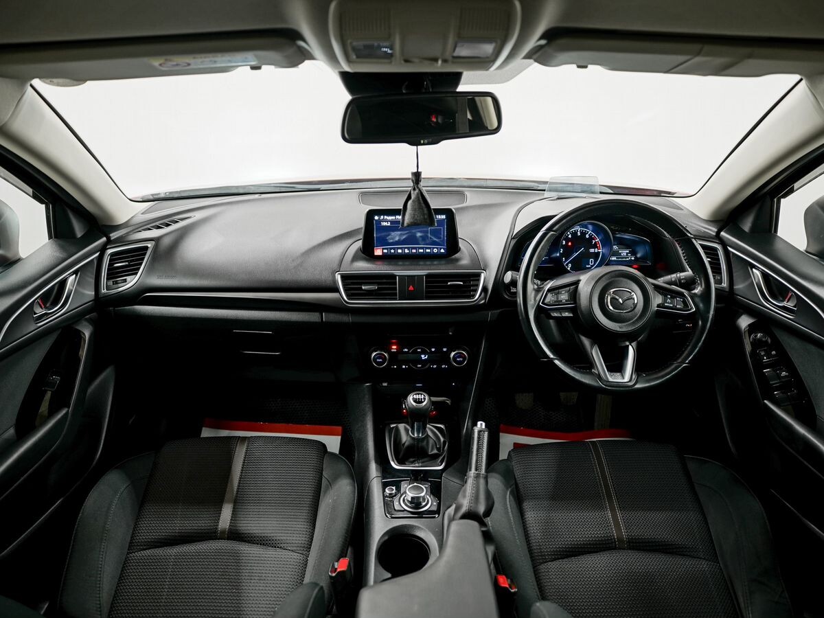 Mazda Axela 2017 - фото автомобиля