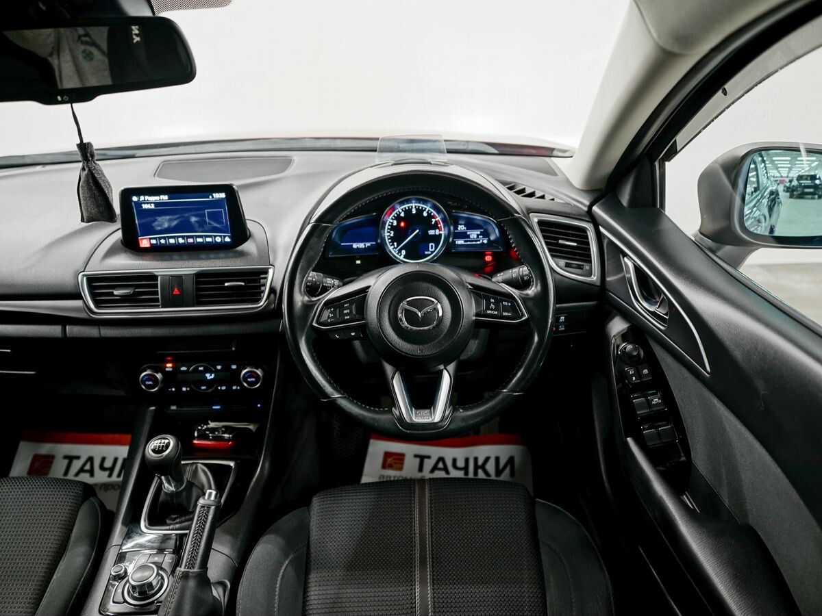 Mazda Axela 2017 - фото автомобиля