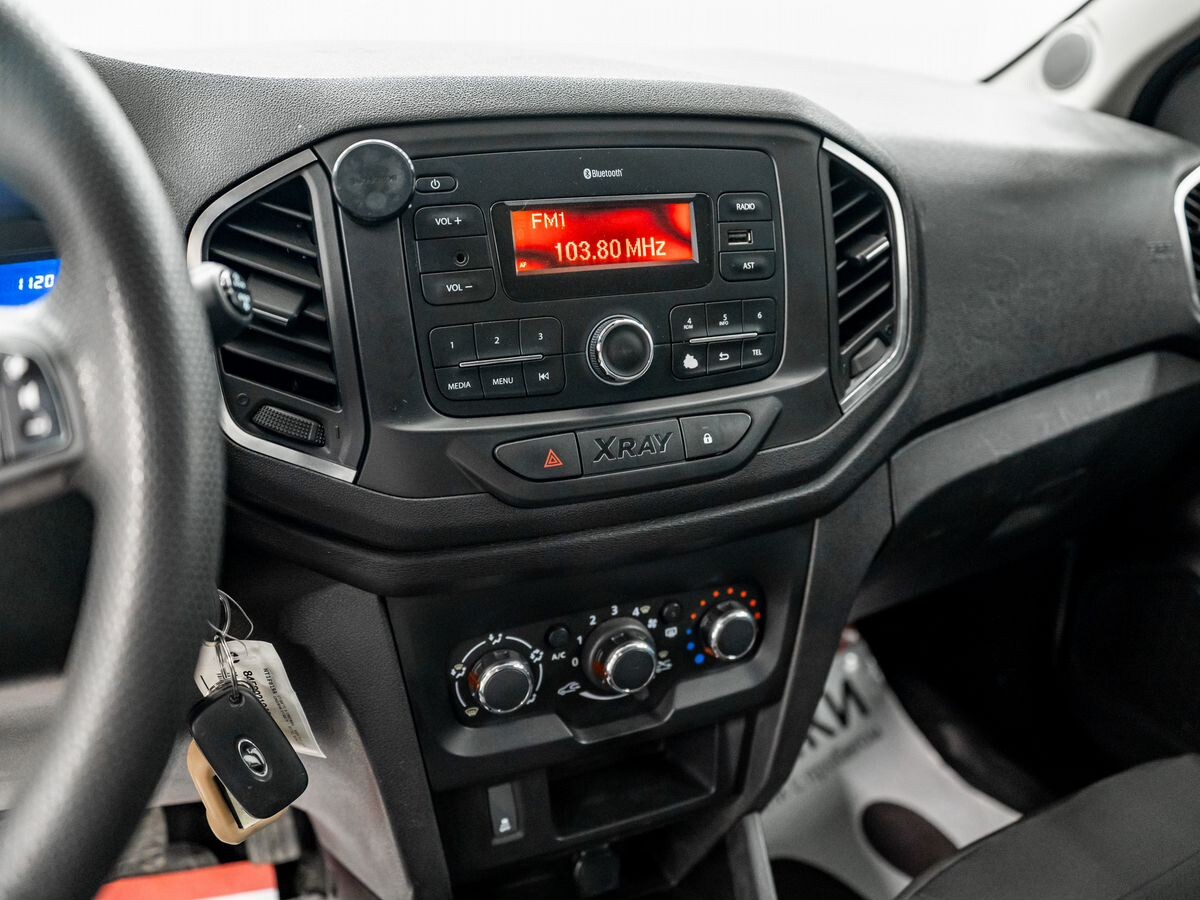 Lada (ВАЗ) XRAY 2018 - фото автомобиля