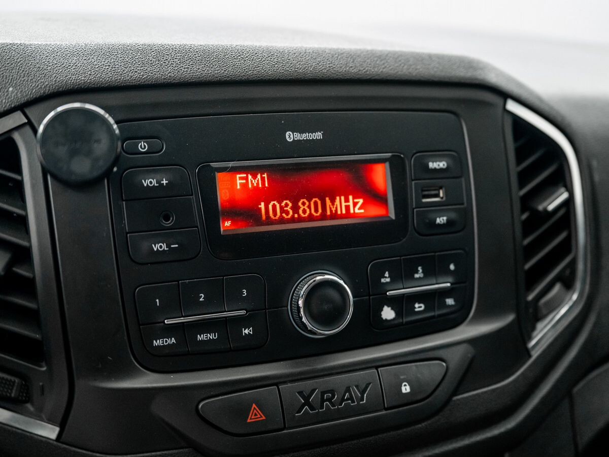 Lada (ВАЗ) XRAY 2018 - фото автомобиля