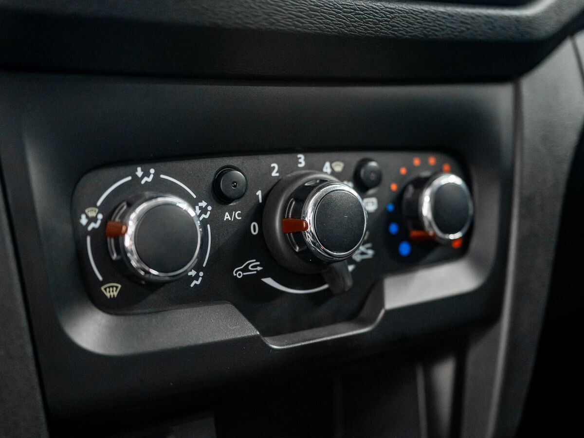 Lada (ВАЗ) XRAY 2018 - фото автомобиля