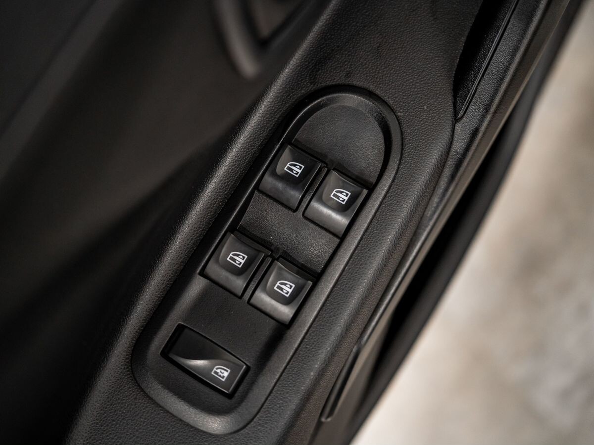 Lada (ВАЗ) XRAY 2018 - фото автомобиля