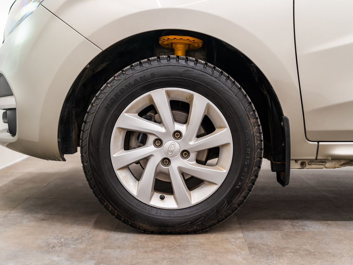 Lada (ВАЗ) XRAY 2018 - фото автомобиля