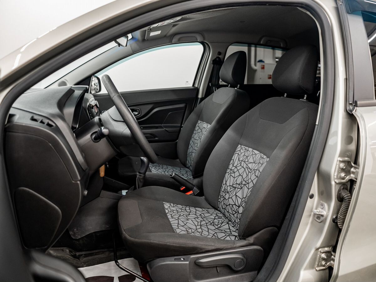 Lada (ВАЗ) XRAY 2018 - фото автомобиля