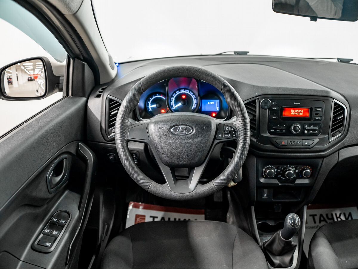 Lada (ВАЗ) XRAY 2018 - фото автомобиля