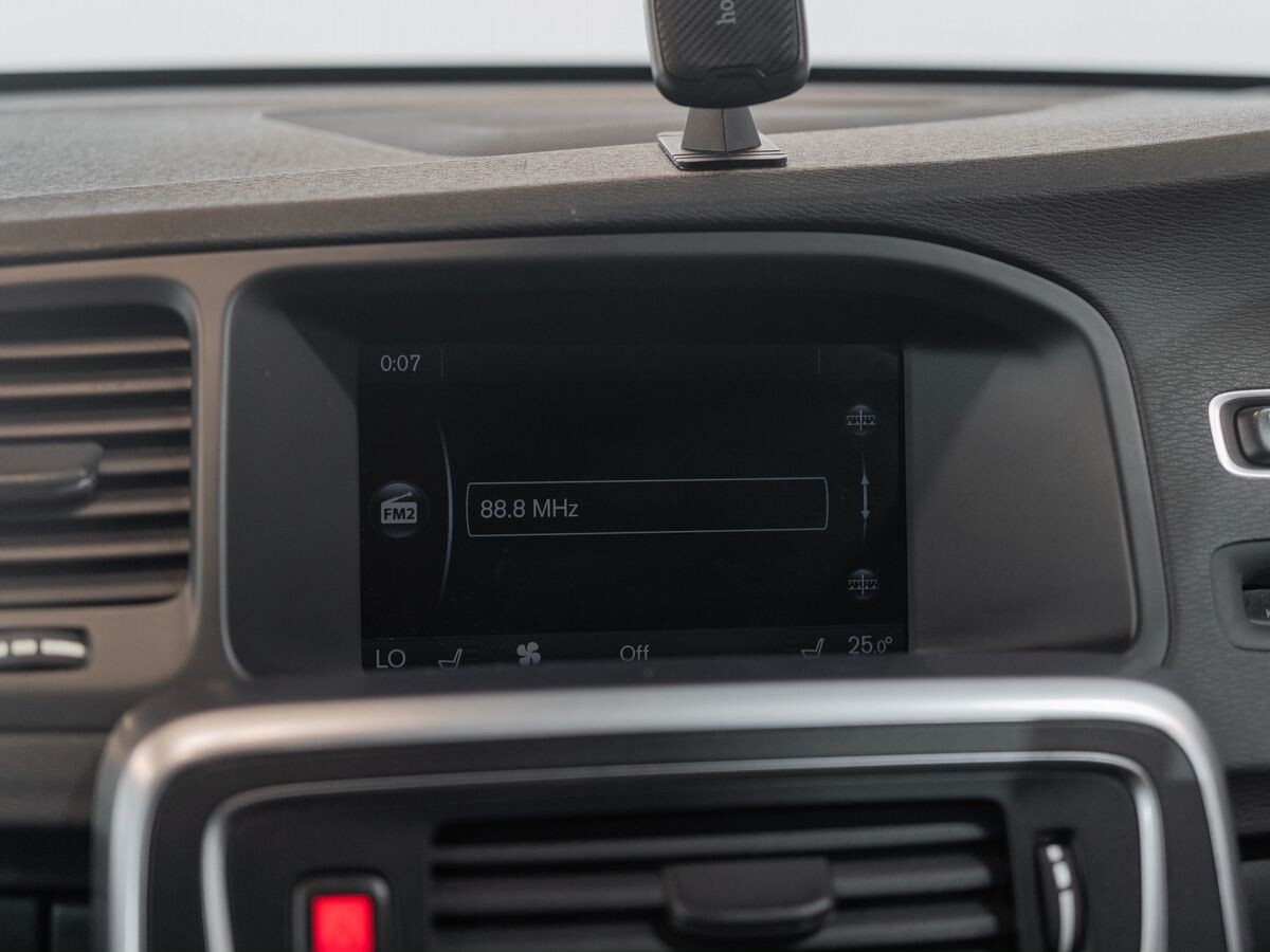 Volvo V60 2013 - фото автомобиля