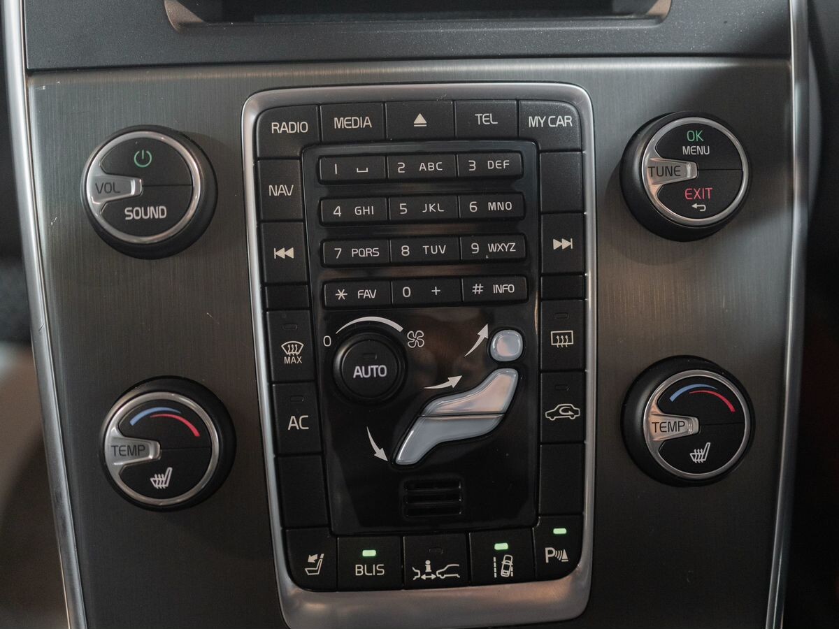 Volvo V60 2013 - фото автомобиля