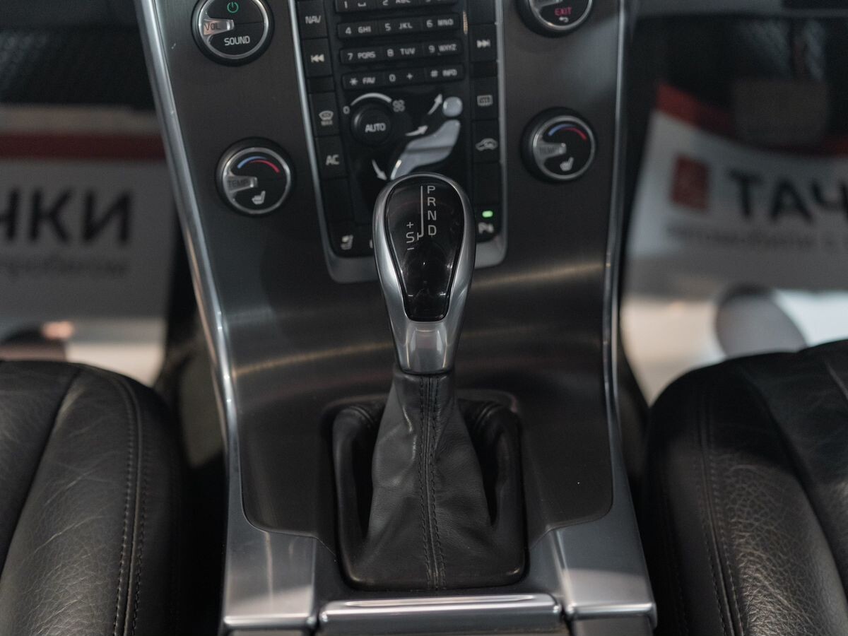 Volvo V60 2013 - фото автомобиля