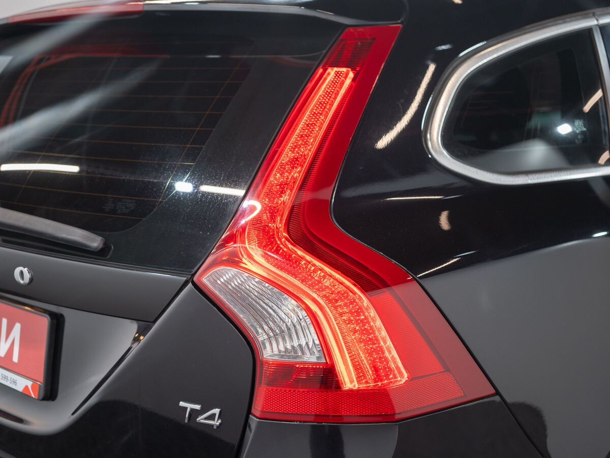 Volvo V60 2013 - фото автомобиля