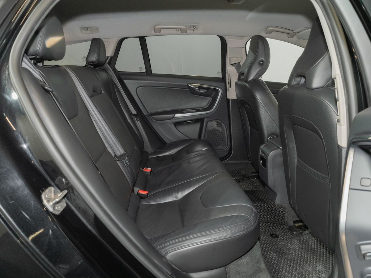 Volvo V60 2013 - фото автомобиля